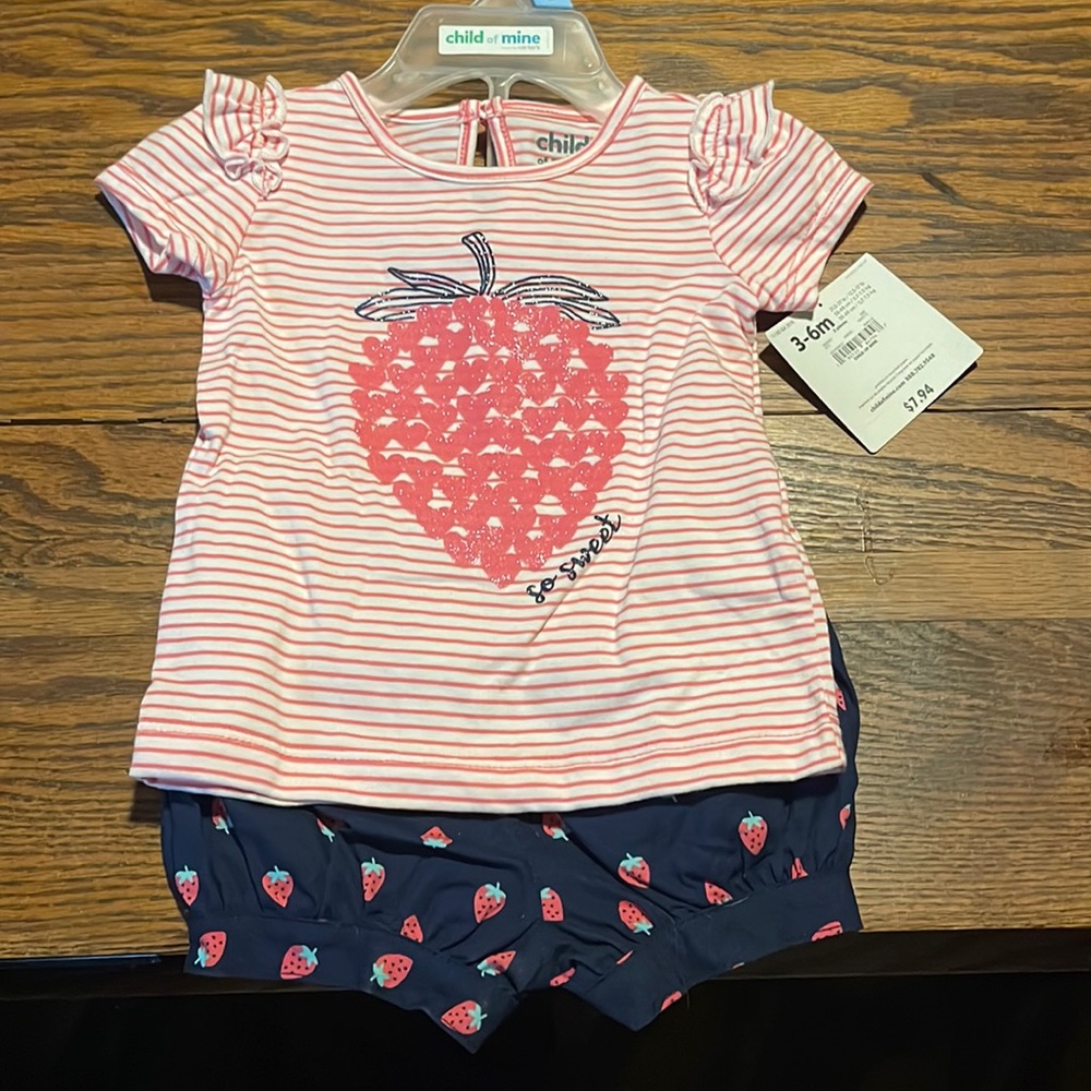 Child of mine made by Carter’s two-piece outfit 3 to 6 month made in Vietnam